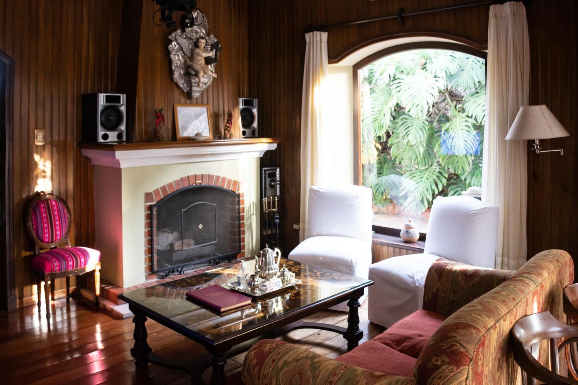 Hotel Boutique La Candela Salta Bagian luar foto