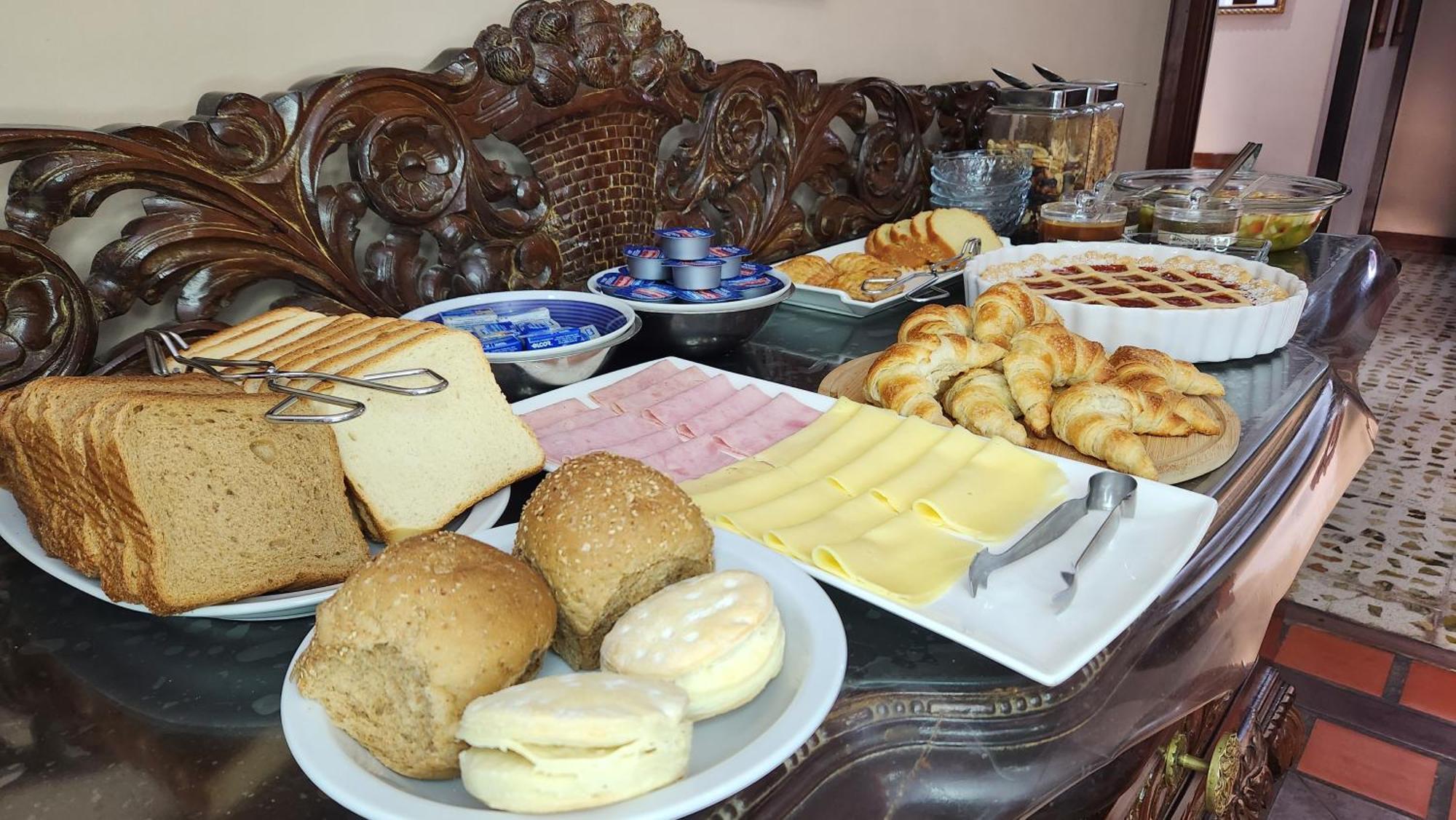 Hotel Boutique La Candela Salta Bagian luar foto