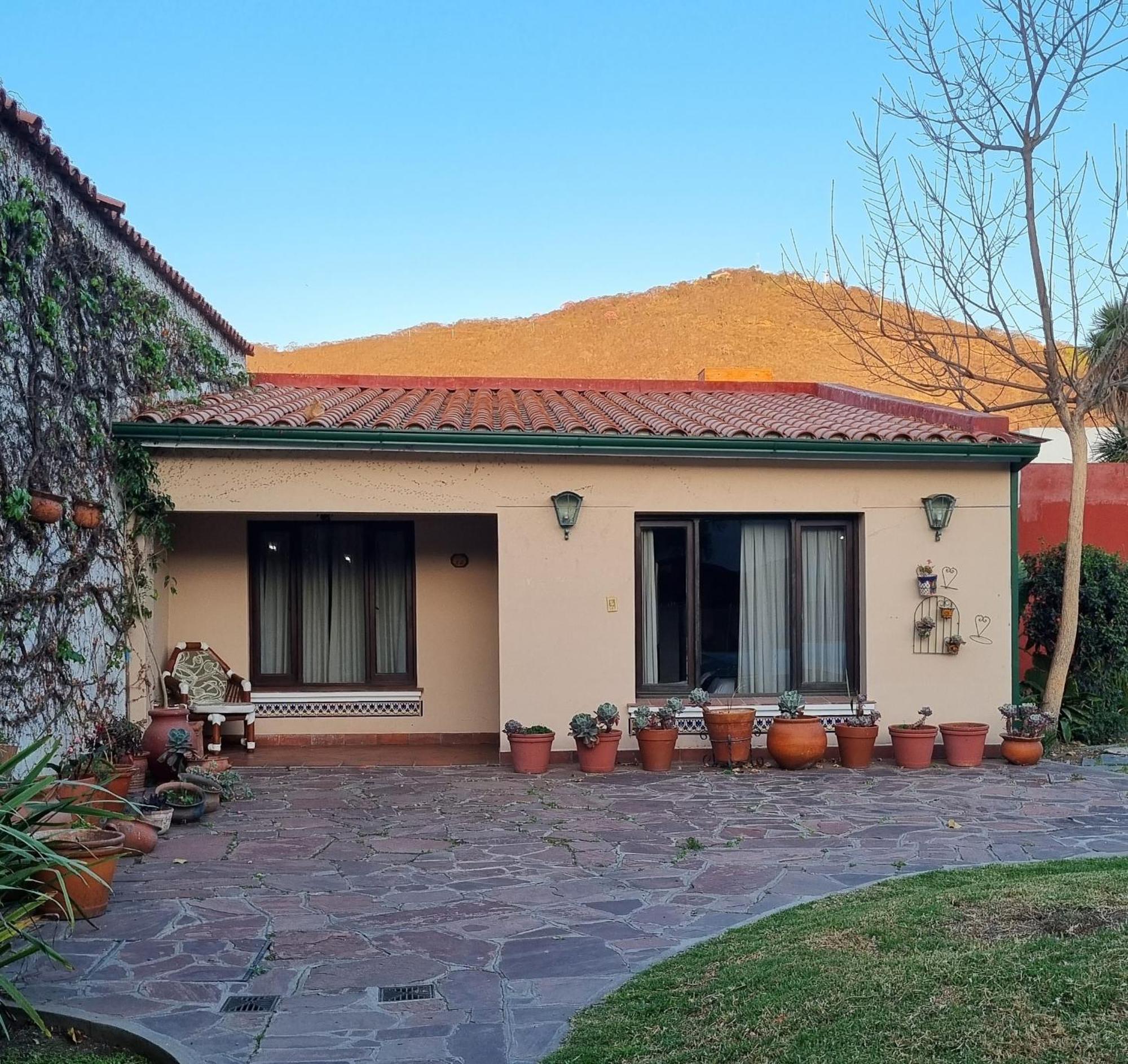 Hotel Boutique La Candela Salta Bagian luar foto