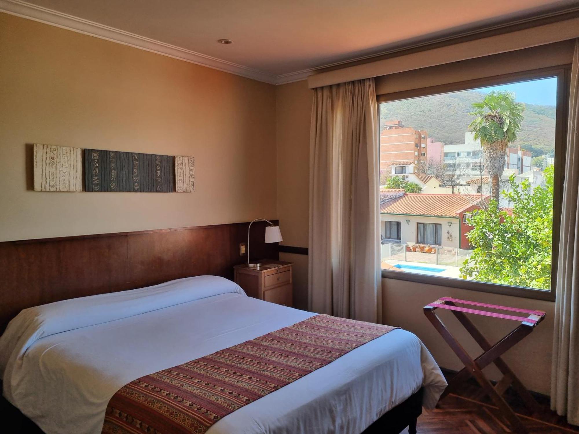 Hotel Boutique La Candela Salta Bagian luar foto