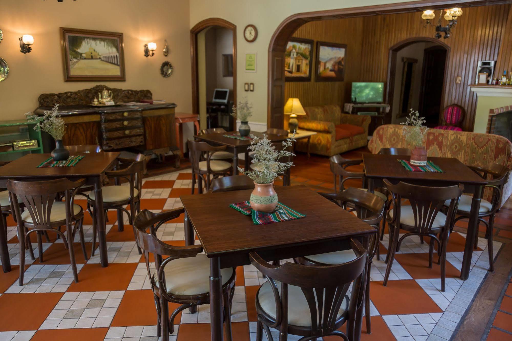 Hotel Boutique La Candela Salta Bagian luar foto