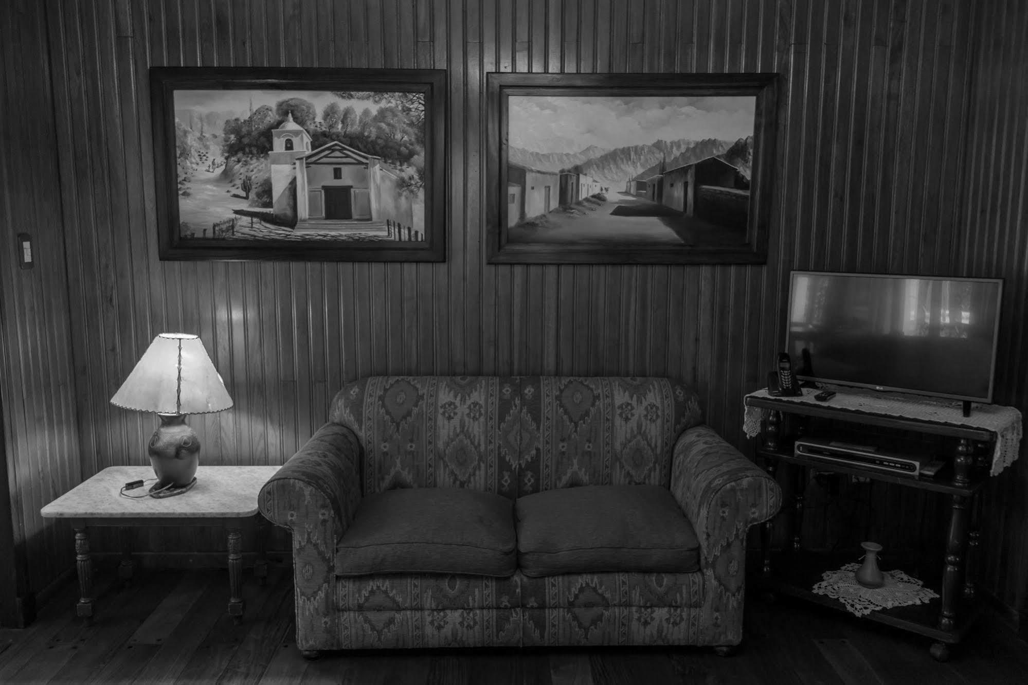 Hotel Boutique La Candela Salta Bagian luar foto